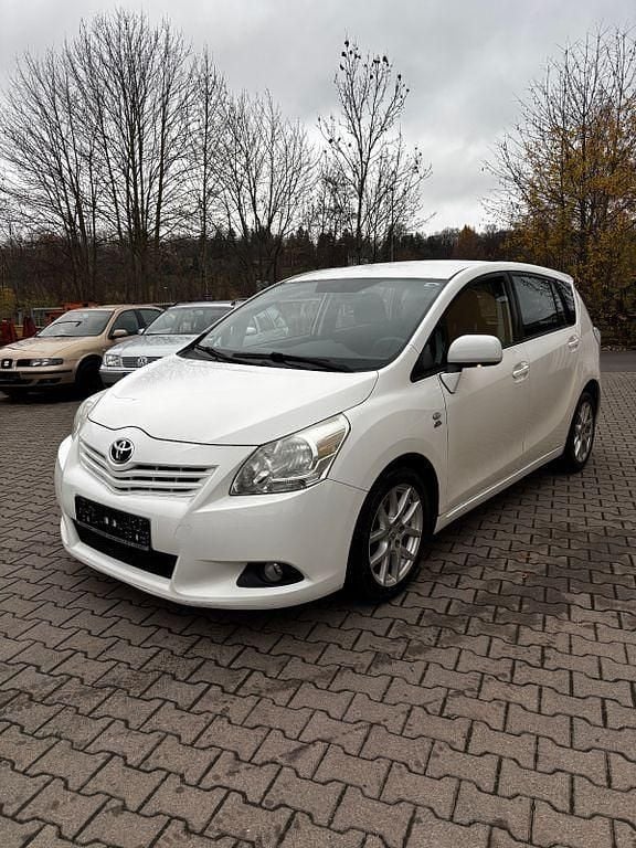 Weiß Gebraucht 2010 Toyota Verso Life Van / Kleinbus | 2.890 € (Superpreis) - Bild 1/4