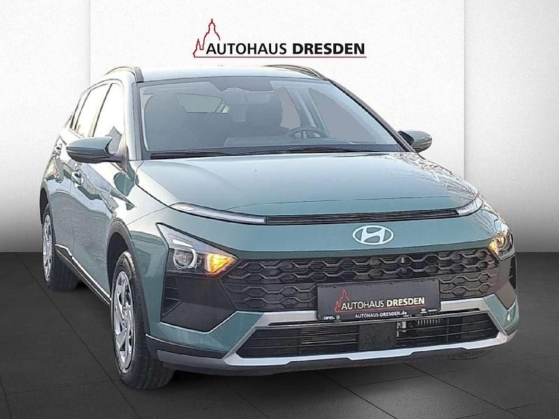Neu Hyundai Bayon Select 101 PS (74 kW) 2025 Mangrove green / mic SUV