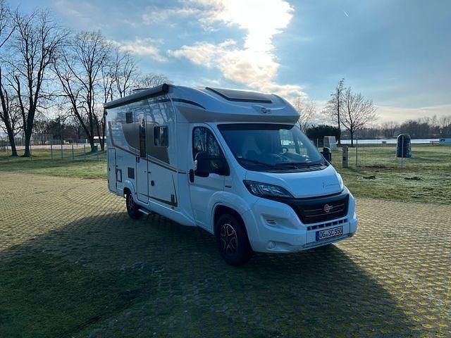 Weiss Gebraucht 2022 Buerstner Lyseo TD Van | 79.490 € - Bild 1/4