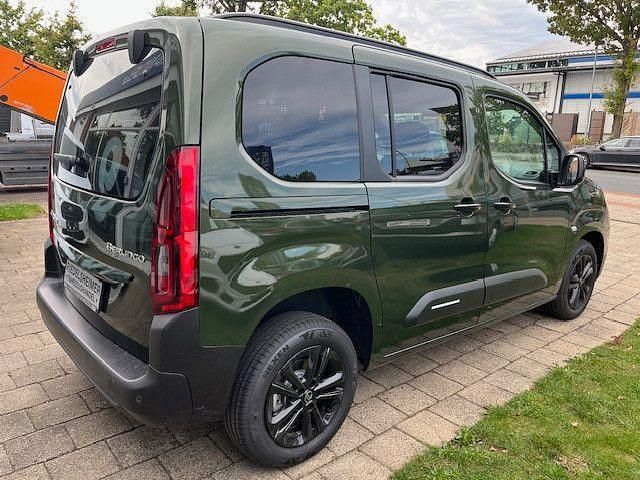 Neu Citroën Berlingo 131 PS (96 kW) 2025 Grün Van / Kleinbus