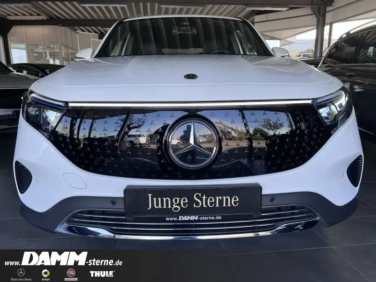 Gebraucht Mercedes EQB300 Progressive 167 kW (228 PS) 2024 Weiß SUV