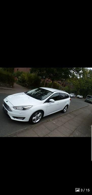 Gebraucht Ford Focus 120 PS (88 kW) 2015 Weiß Limousine