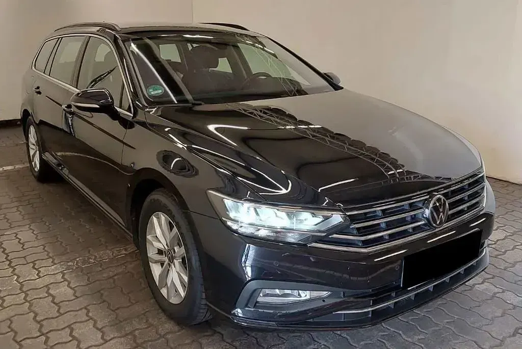 Gebraucht VW Passat Business 150 PS (110 kW) 2023 Schwarz Kombi