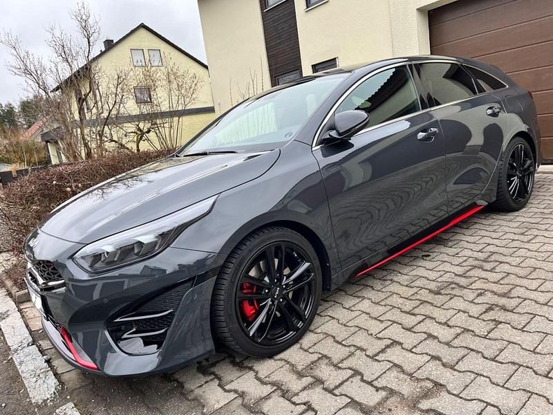Gebraucht Kia ProCeed GT 204 PS (150 kW) 2024 Grau Kombi