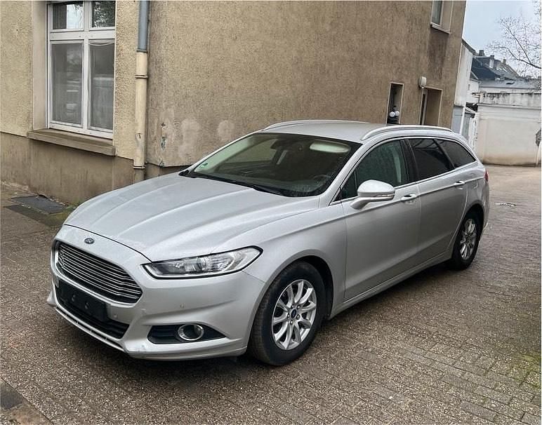 Gebraucht Ford Mondeo 140 PS (102 kW) 2016 Grau Kombi