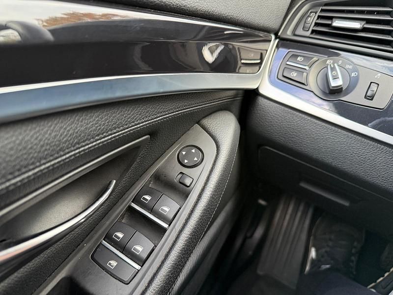 Gebraucht BMW 520 184 PS (135 kW) 2012 Schwarz Limousine