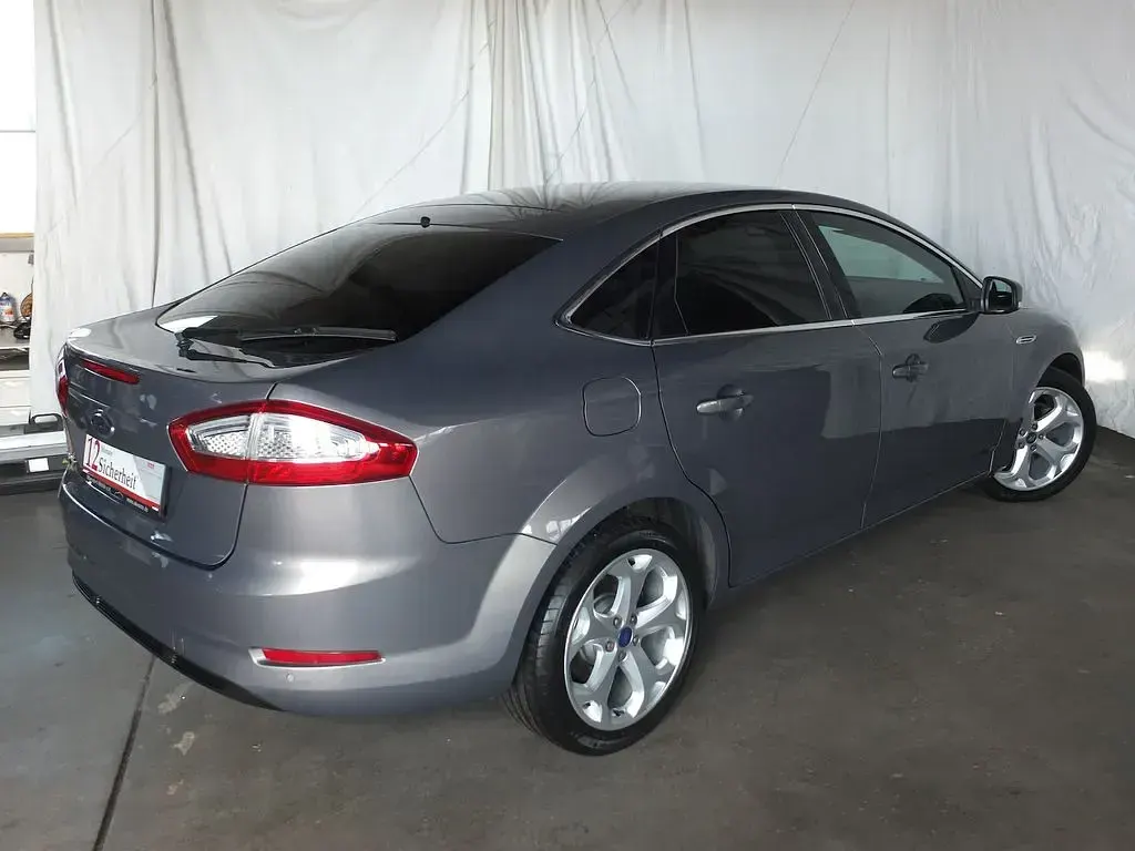 Gebraucht Ford Mondeo 163 PS (119 kW) 2014 Braun Limousine