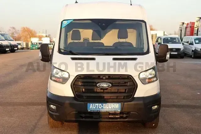 Używany Ford Transit 131 KM (96 kW) 2023 Biały Minivan