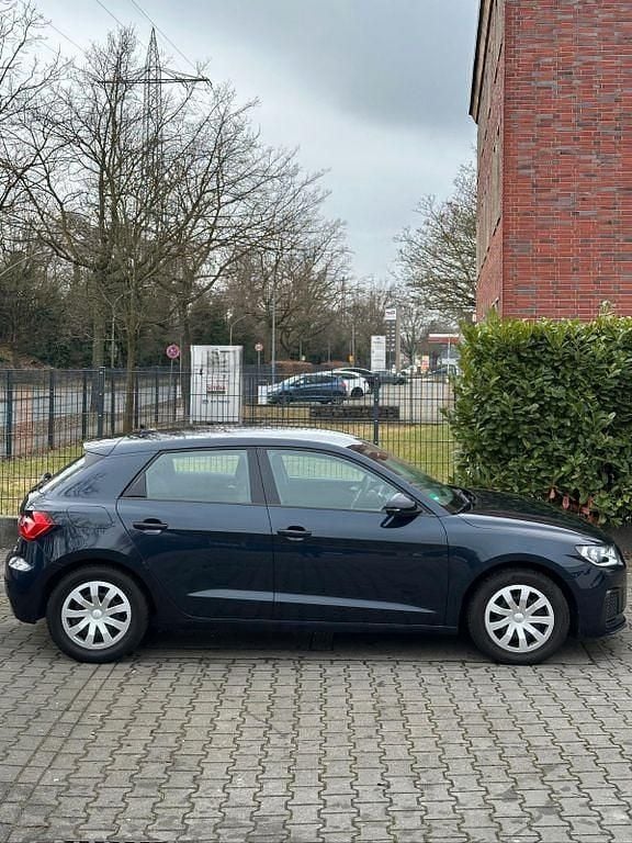 Gebraucht Audi A1 Sportback Advanced 110 PS (80 kW) 2021 Blau Kleinwagen