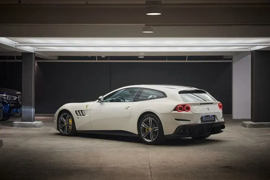 Gebraucht Ferrari GTC4Lusso 689 PS (506 kW) 2016 Weiß Kombi