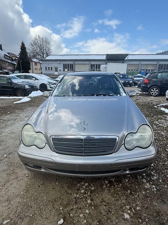 Gebraucht Mercedes C180 143 PS (105 kW) 2003 Beige Limousine