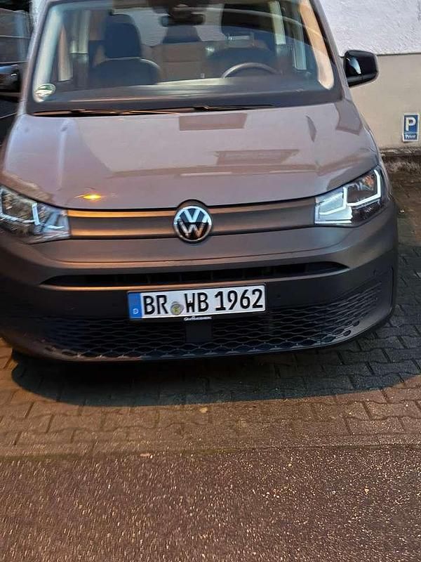 Gebraucht VW Caddy Goal 102 PS (75 kW) 2024 Grau Van / Kleinbus