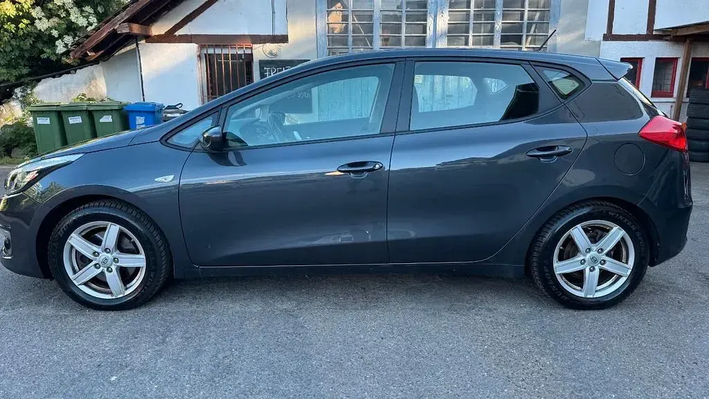 Gebraucht Kia Ceed 99 PS (72 kW) 2016 Grau Kleinwagen