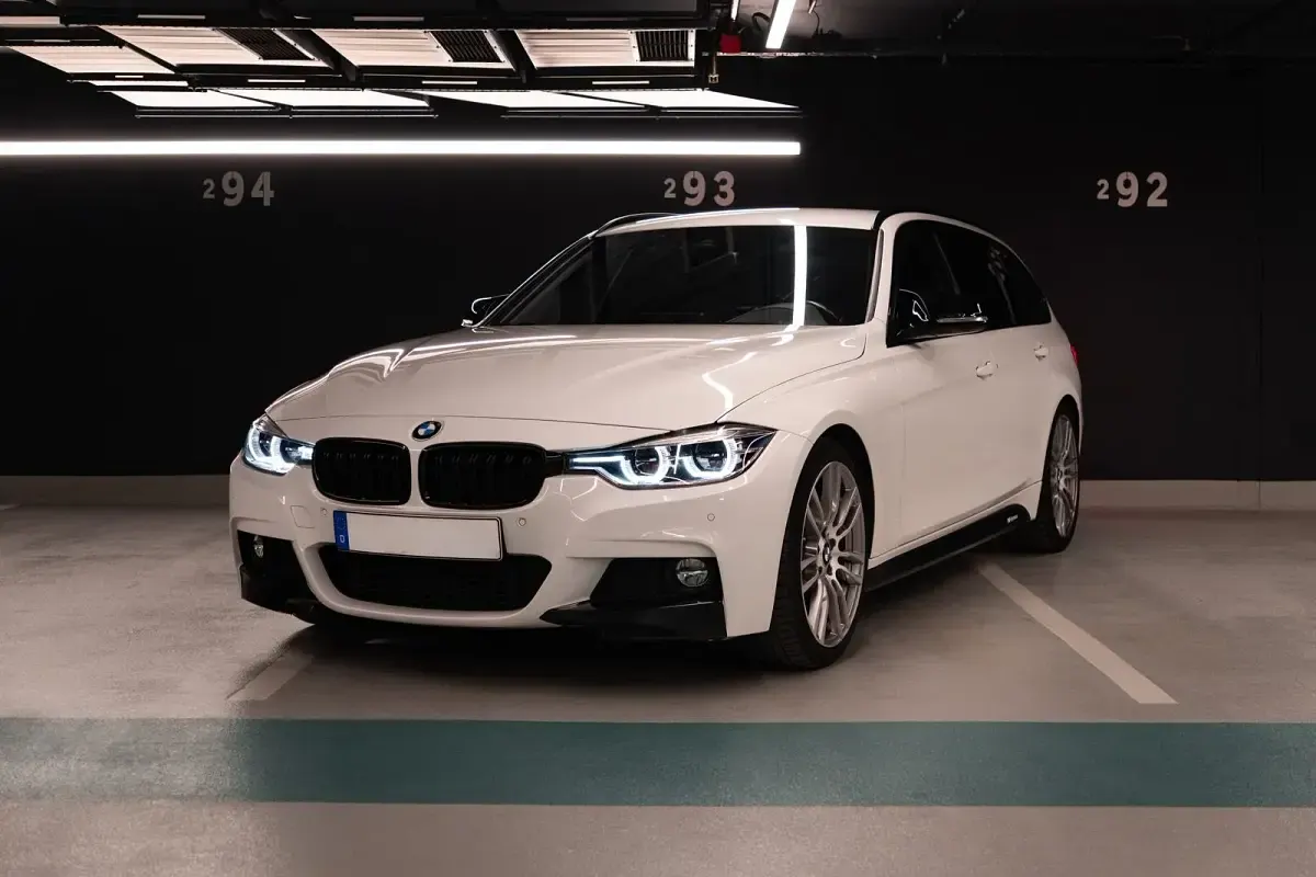Używany BMW 320 M Performance 184 KM (135 kW) 2015 Biały Kombi