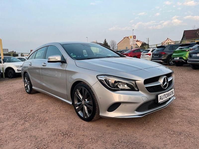 Gebraucht Mercedes CLA200 Shooting Brake 156 PS (114 kW) 2017 Silber Kombi