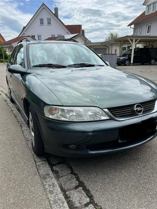 Grün Gebraucht 2000 Opel Vectra Kombi | 500 € (Superpreis) - Bild 1/4