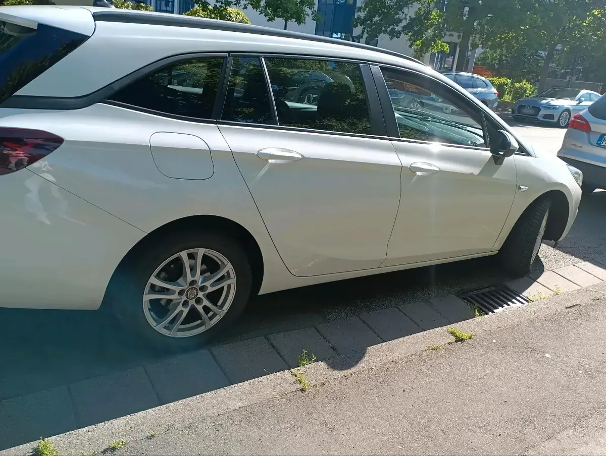 Gebraucht Opel Astra 103 PS (75 kW) 2017 Weiß Kombi