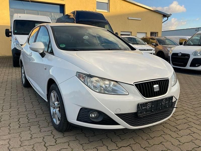 Weiß Gebraucht 2009 Seat Ibiza Stylance Limousine | 3.299 € (Fairer Preis) - Bild 1/4