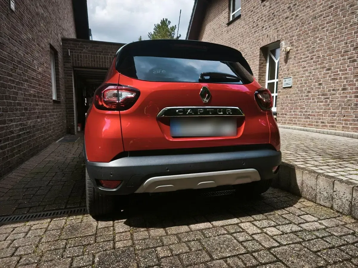 Begagnad Renault Captur Collection 131 HK (96 kW) 2019 Röd SUV