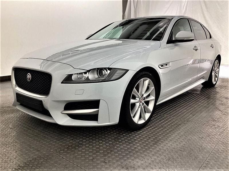 Gebraucht Jaguar XF R-Sport 179 PS (131 kW) 2016 Weiß Limousine