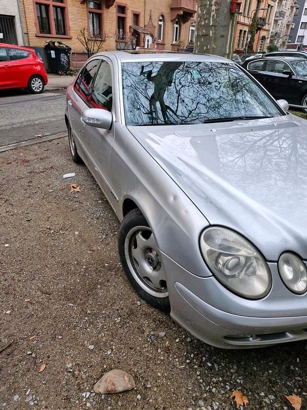 Gebraucht Mercedes E200 122 PS (89 kW) 2004 Silber Limousine