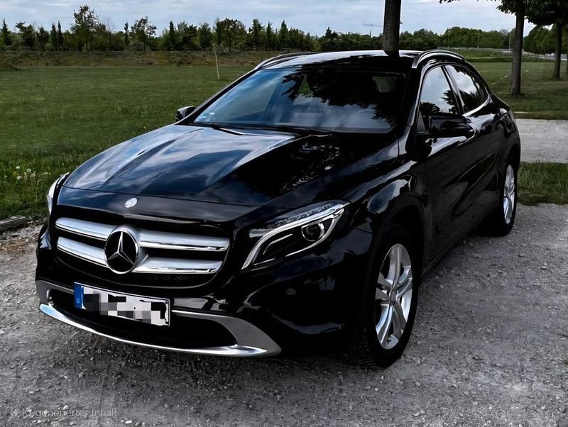 Gebraucht Mercedes GLA200 Edition 156 PS (114 kW) 2016 Schwarz SUV