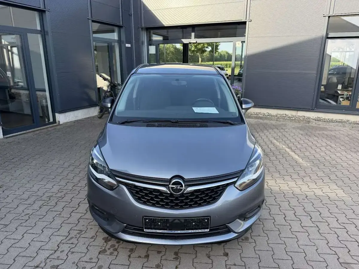 Gebraucht Opel Zafira Business Edition 140 PS (102 kW) 2017 Lichtgraumet. Van / Kleinbus