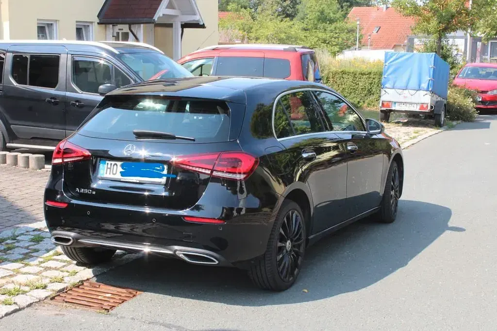 Gebraucht Mercedes A250 218 PS (160 kW) 2023 Schwarz Limousine