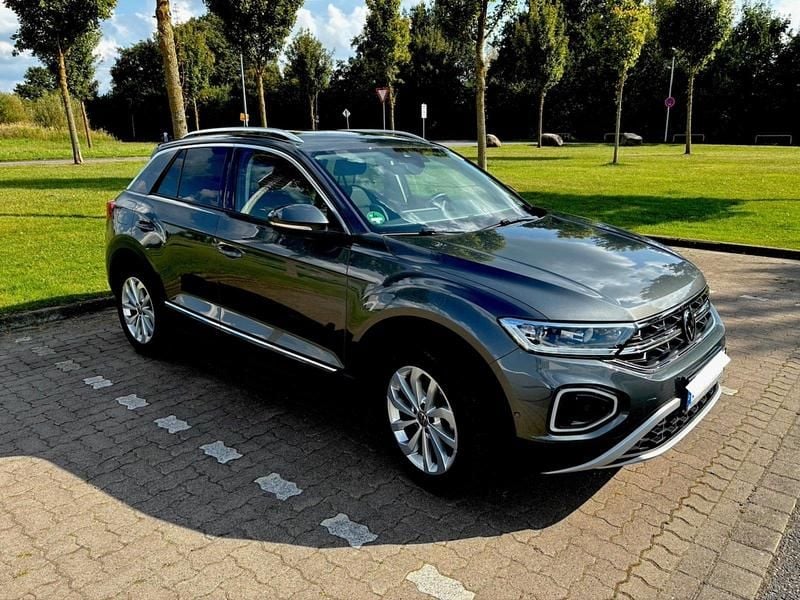 Grau Gebraucht 2022 VW T-Roc Style SUV | 24.390 € (Guter Preis) - Bild 1/4