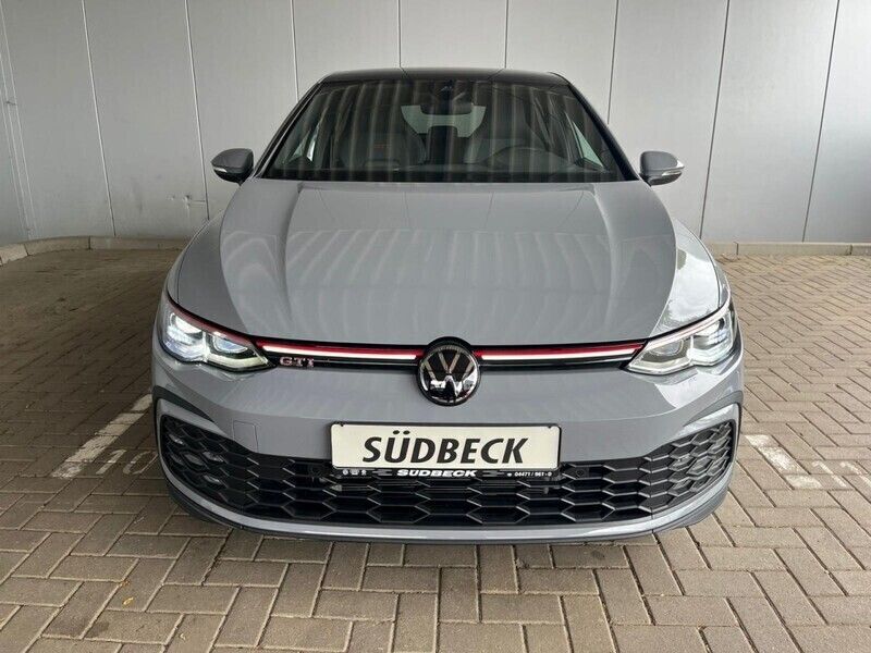 Gebraucht VW Golf VIII GTI 245 PS (180 kW) 2023 Mondsteingrau Limousine