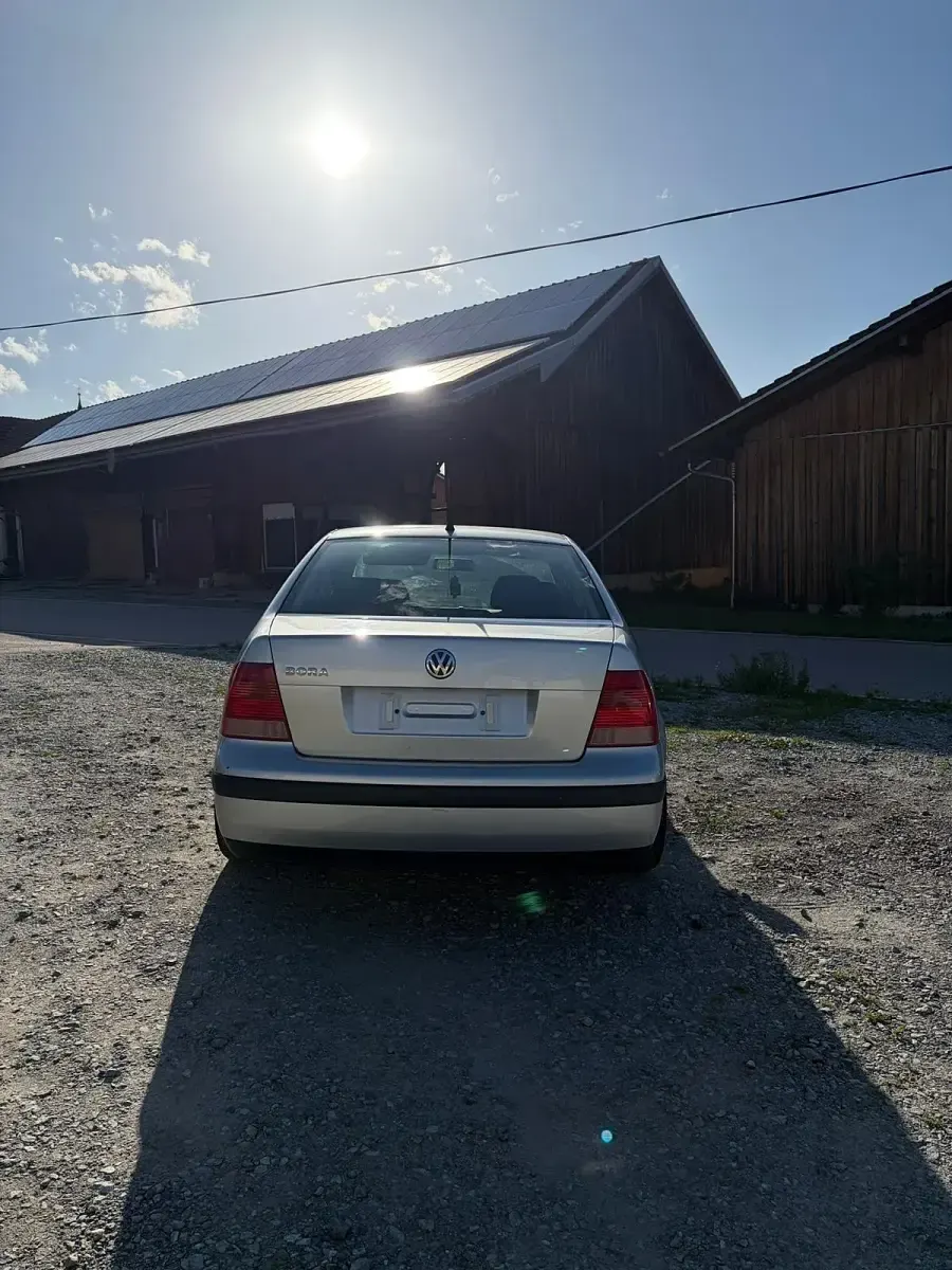 Gebraucht VW Bora 75 PS (55 kW) 2002 Silber Limousine