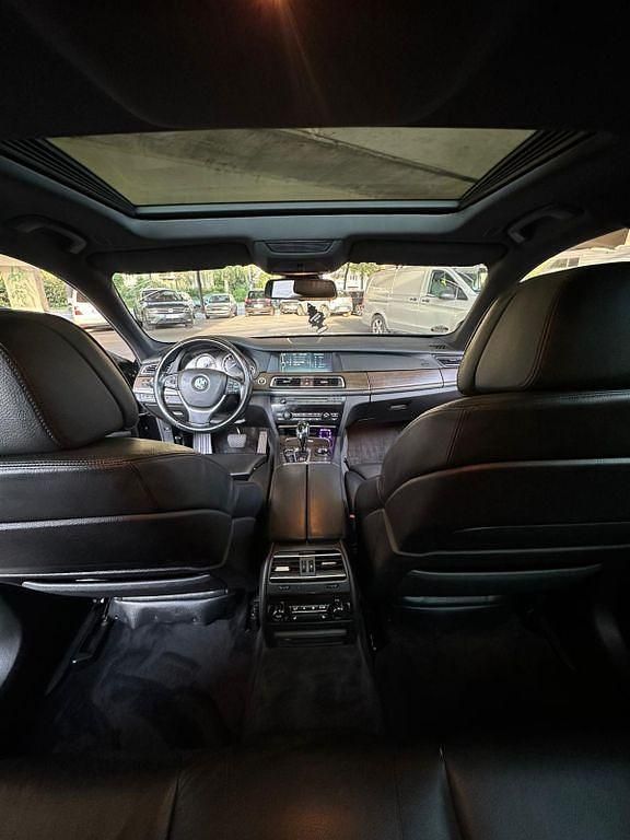 Gebraucht BMW 730 Sport Line 245 PS (180 kW) 2010 Schwarz Limousine