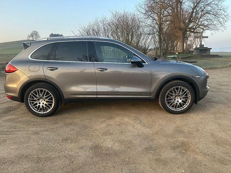 Gebraucht Porsche Cayenne 245 PS (180 kW) 2011 Grau SUV