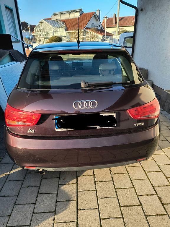 Gebraucht Audi A1 Ambition 86 PS (63 kW) 2011 Violet Kleinwagen
