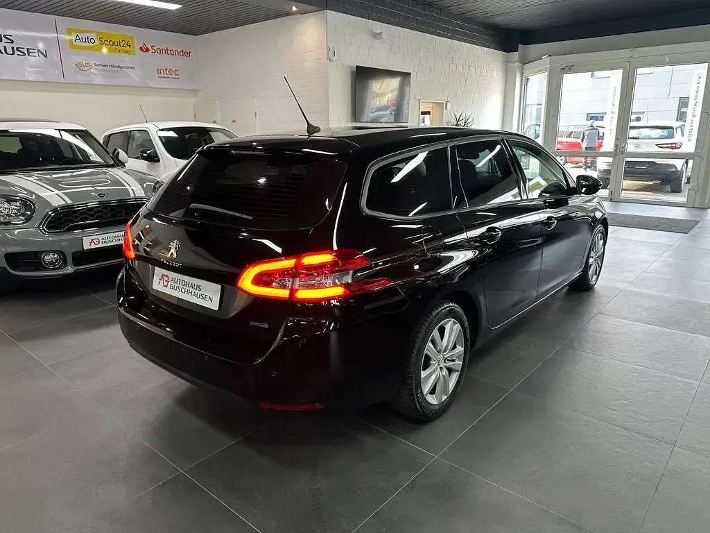 Gebraucht Peugeot 308 SW Active 110 PS (80 kW) 2017 Noir perla nera Kombi