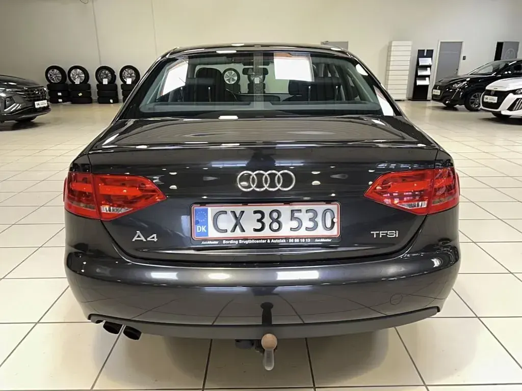 Gebraucht Audi A4 Attraction 120 PS (88 kW) 2010 Grau Limousine