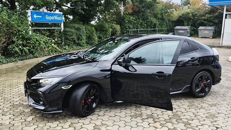 Schwarz Gebraucht 2019 Honda Civic Elegance Limousine | 15.900 € (Superpreis) - Bild 1/4