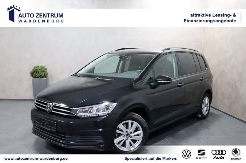 Schwarz Gebraucht 2023 VW Touran Van / Kleinbus | 32.950 € (Etwas zu teuer) - Bild 1/4