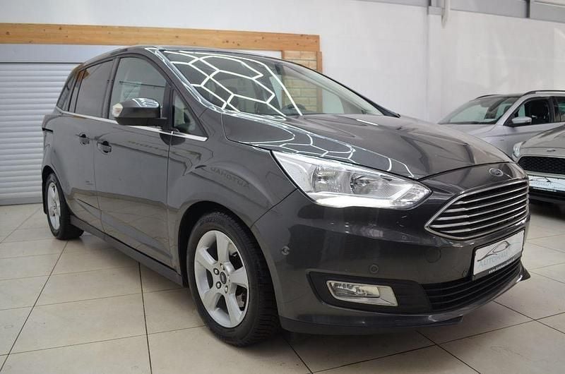Gebraucht Ford Grand C-Max Titanium 182 PS (133 kW) 2018 Magnetic Van / Kleinbus