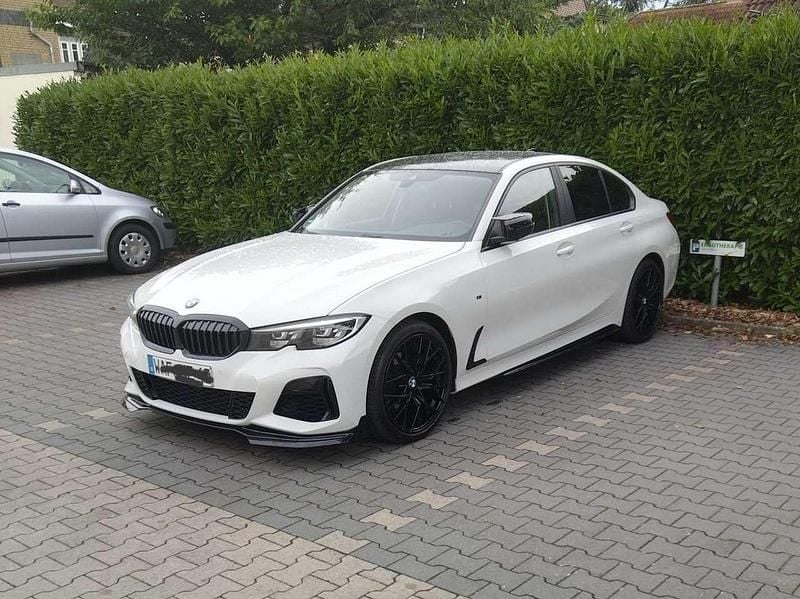 Weiß Gebraucht 2019 BMW 320 Limousine | 26.000 € (Teuer) - Bild 1/4