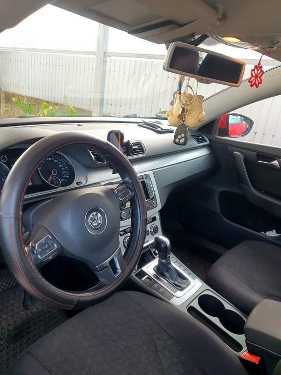 Gebraucht VW Passat 140 PS (102 kW) 2014 Rot Kombi