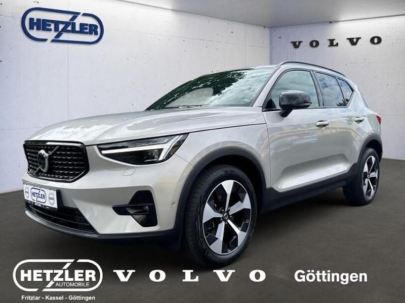 Silver dawn / metallic Gebraucht 2024 Volvo XC40 Plus SUV | 37.900 € (Fairer Preis) - Bild 1/4