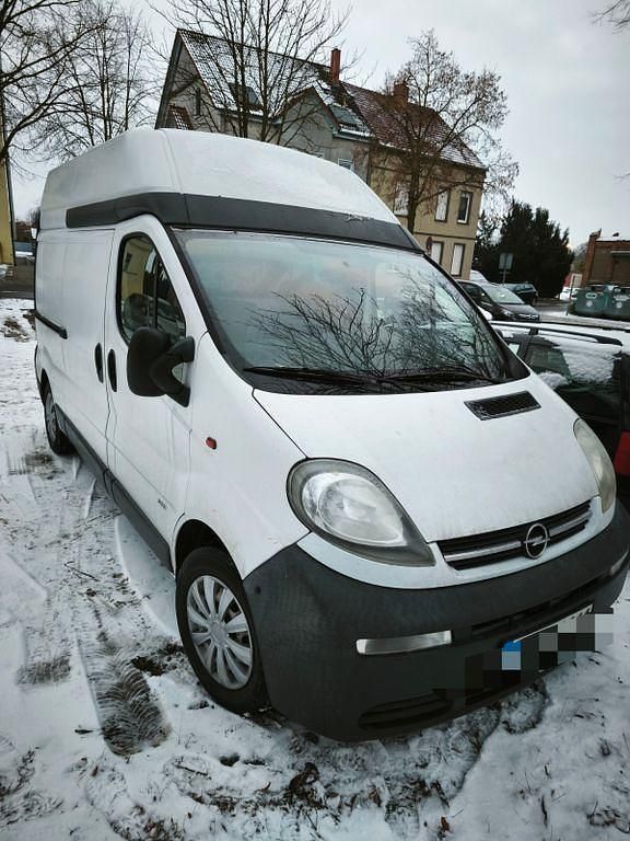 Weiß Gebraucht 2004 Opel Vivaro Van / Kleinbus | 4.900 € (Fairer Preis) - Bild 1/4