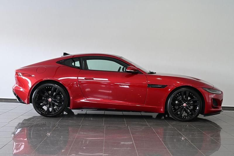 Gebraucht Jaguar F-Type R-Dynamic 300 PS (220 kW) 2022 Rot Coupé