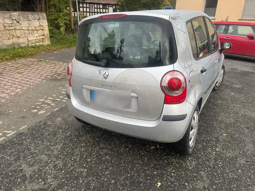 Używany Renault Modus 75 KM (55 kW) 2006 Srebrny Minivan