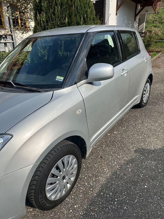 Gebraucht Suzuki Swift Comfort 92 PS (67 kW) 2007 Grau Kleinwagen