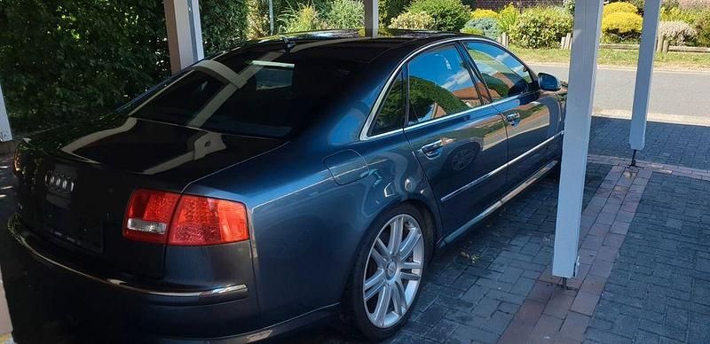 Grau Gebraucht 2007 Audi S8 Sport Limousine | 20.000 € (Fairer Preis) - Bild 1/4