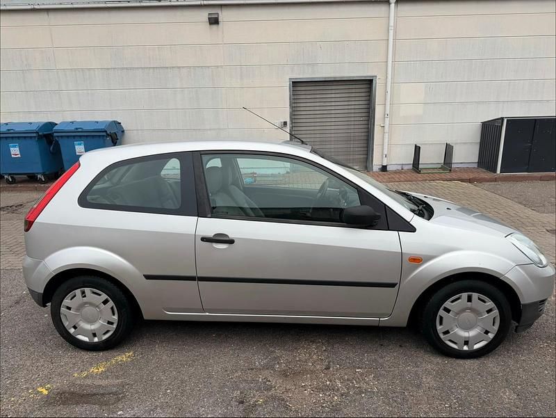 Gebraucht Ford Fiesta 70 PS (51 kW) 2003 Kleinwagen