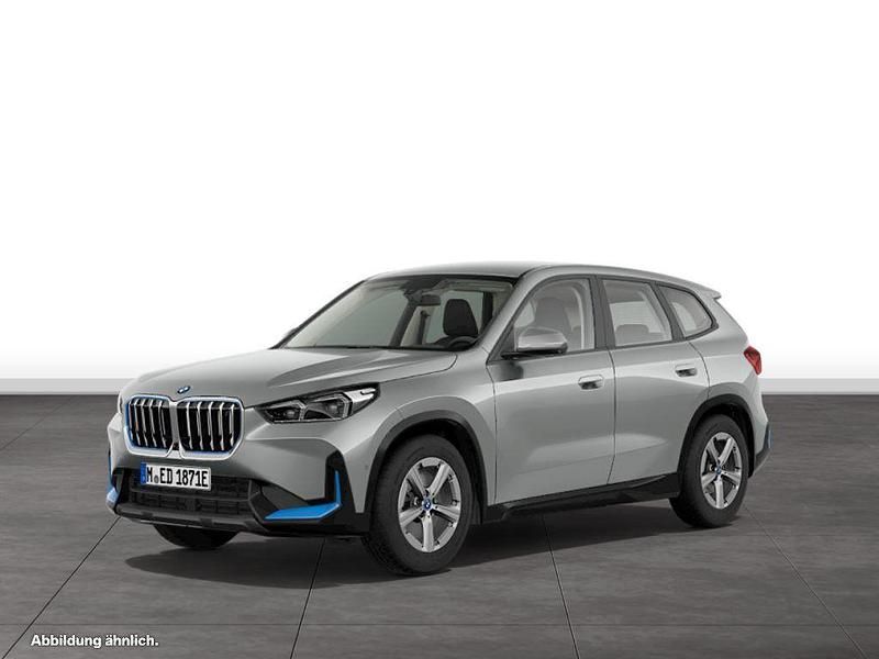 Spacesilber metallic Gebraucht 2023 BMW iX1 SUV | 42.214 € (Etwas zu teuer) - Bild 1/4