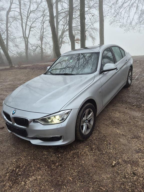 Grau Gebraucht 2012 BMW 320 Gran Turismo Sport Line Limousine | 10.900 € (Guter Preis) - Bild 1/4